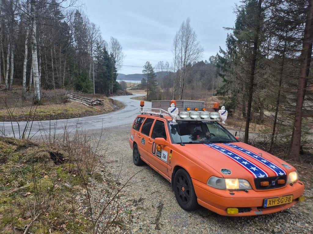 Volvo V70 2.5 AUT 1998, Zwart, Overige kleuren, 500 kg, 5 cilinders