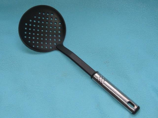 1 EURO OF GRATIS Zwarte kunststof schuimspaan, Ophalen, Overige typen, Kunststof, Zo goed als nieuw