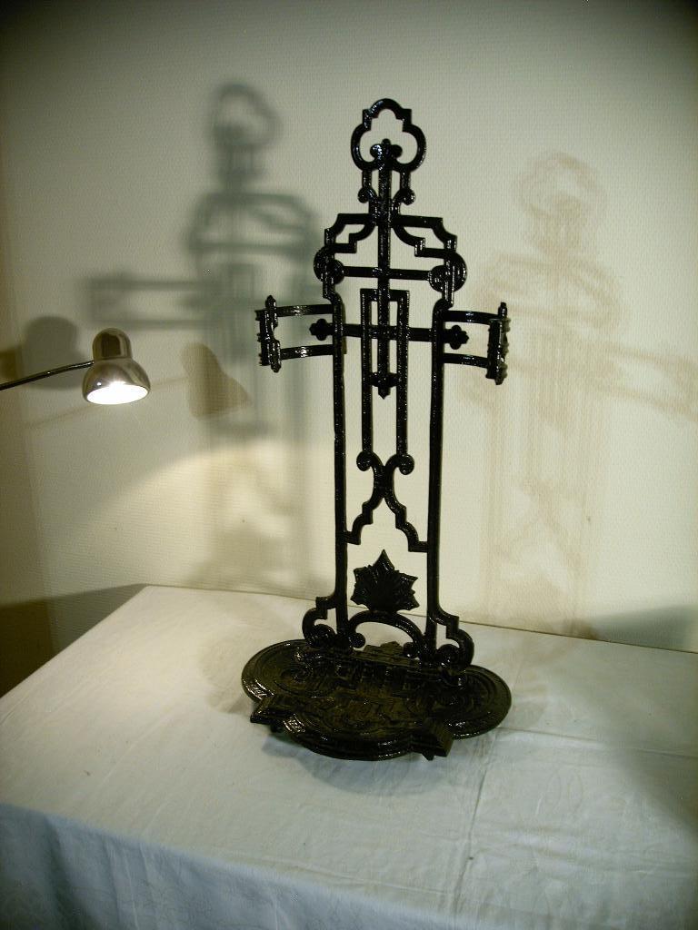Antieke gietijzeren zwarte paraplustandaard., Antiek en Kunst, Curiosa en Brocante, Ophalen of Verzenden