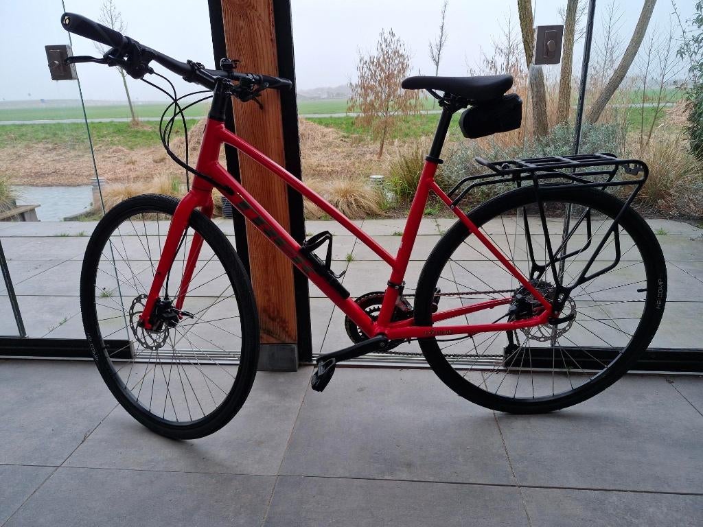 Hybride damesfiets Trek F2, framemaat L, 53 tot 56 cm, Versnellingen, Zo goed als nieuw, Ophalen