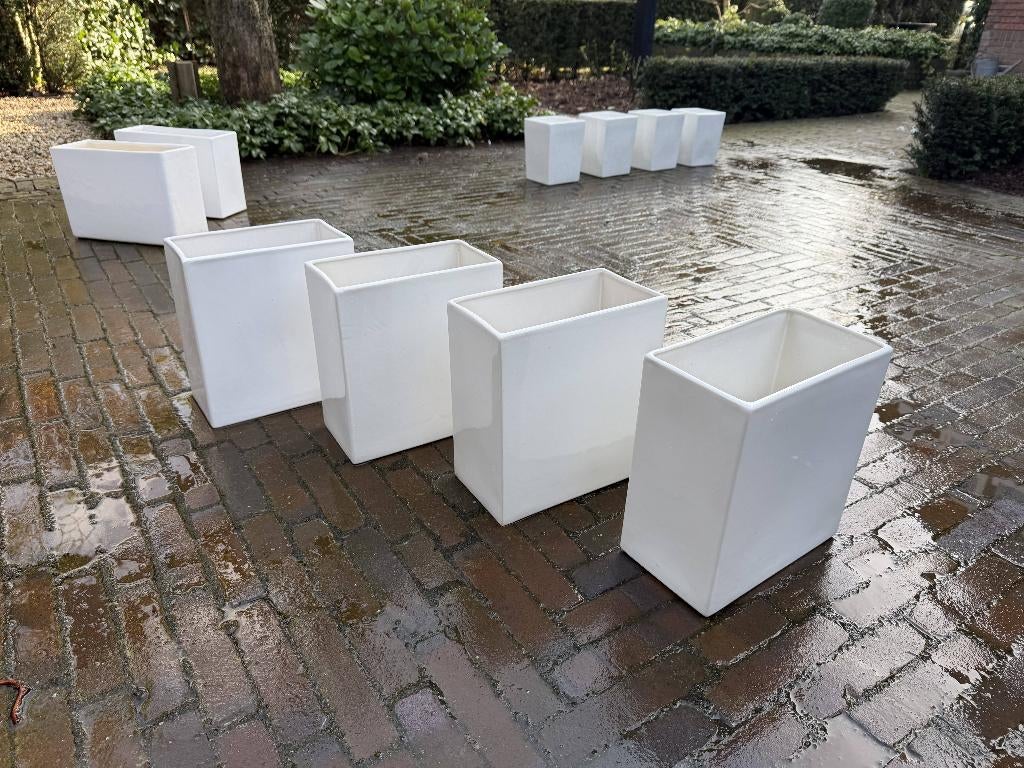 Moderne, witte binnenpotten, Tuin en Terras, Bloempotten, Ophalen, Steen, Binnen, Zo goed als nieuw