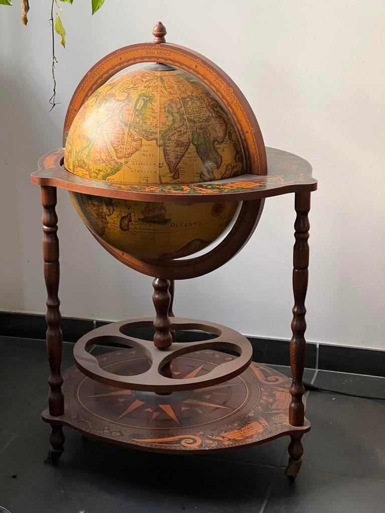 Globe bar / wereldbol, Ophalen, Zo goed als nieuw