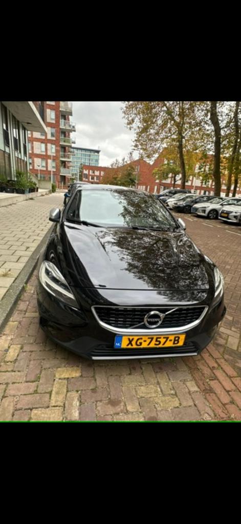 Volvo V40 1.5 T3 152PK Geartronic 2019 Zwart, Auto's, 1498 cc, Zwart, 4 cilinders, 700 kg