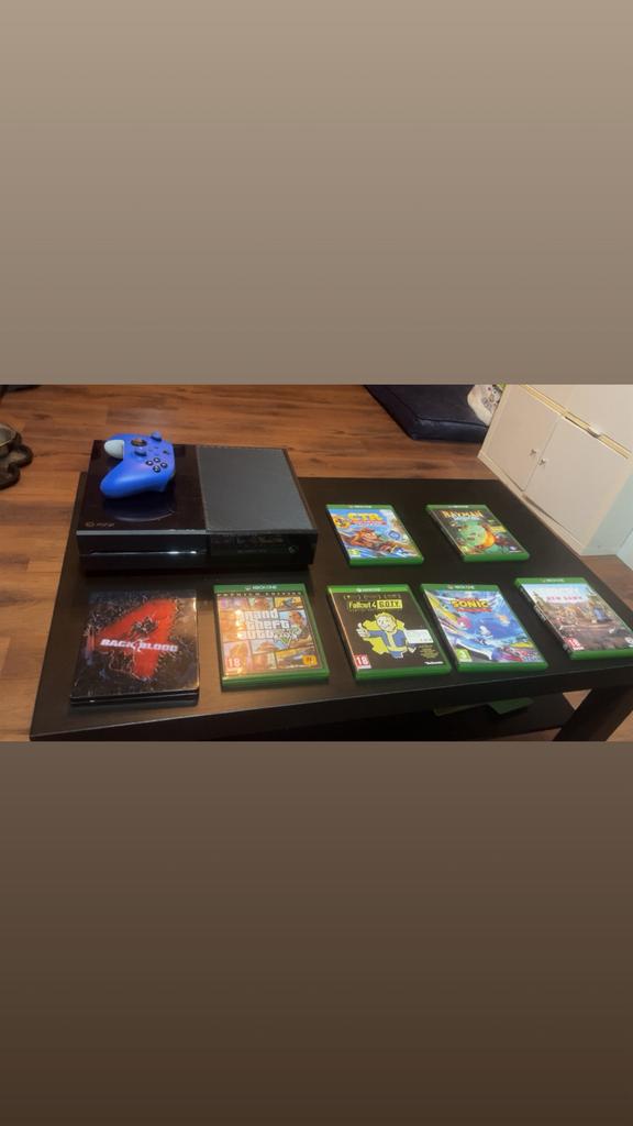 Xbox One met games en controller, 1 speler, Ophalen, Zo goed als nieuw, Vanaf 3 jaar