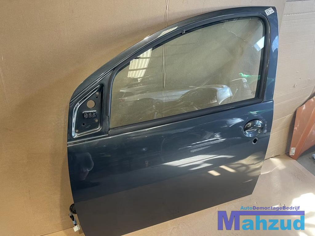 TOYOTA AYGO B1 DONKER GRIJS 01A links voor deur raam slot, Auto-onderdelen, Info@toyota.co.jp, Gebruikt, Deur, Voor