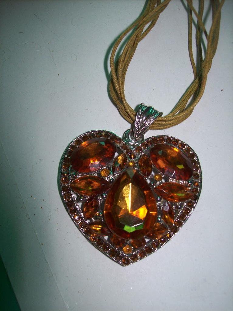 Ketting Koorden Prachtige Hart Meer kleur Kristal Hanger, Sieraden, Tassen en Uiterlijk, Kettingen, Verzenden, Geel, Nieuw, Steen of Mineraal