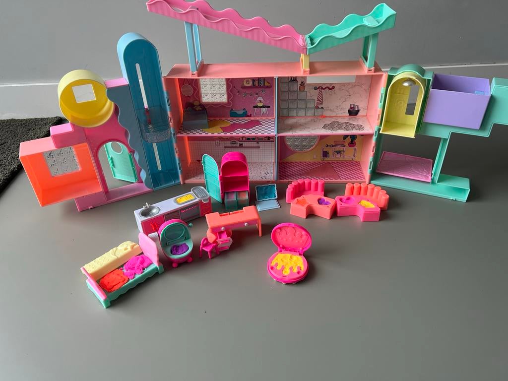 L.O.L. Surprise Squish Sand Magic House met dozen, Ophalen of Verzenden, Gebruikt, Meisje