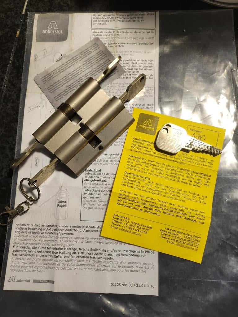 SKG 3 cilindersloten set (2x), Ophalen of Verzenden, Rvs, Slot