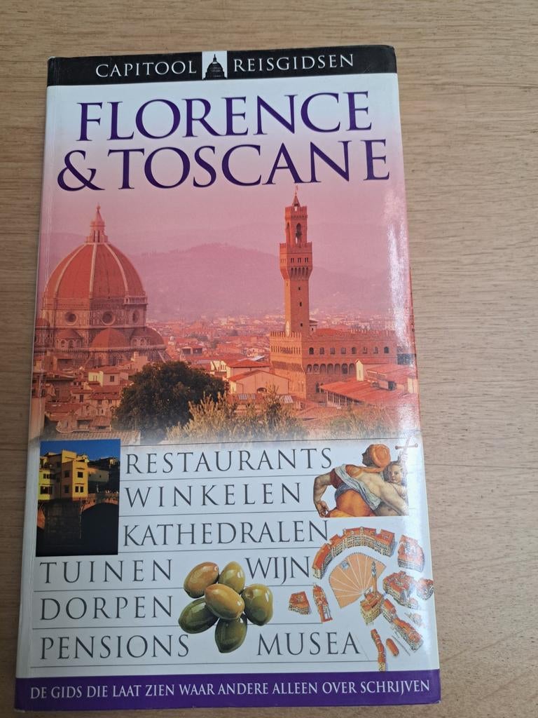 CAPITOOL reisgidsen Florence & Toscane, Capitool, Europa, Zo goed als nieuw, Reisgids of -boek