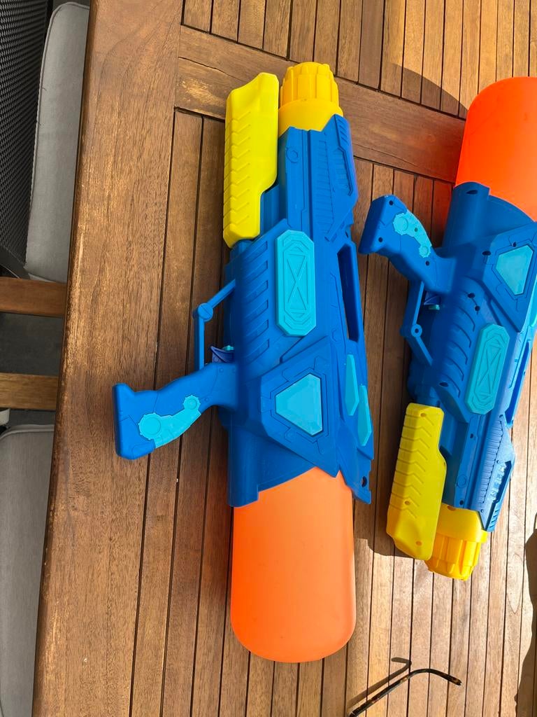 Grote waterpistolen, set van 2, Kinderen en Baby's, Speelgoed | Buiten | Actiespeelgoed, Ophalen, Gebruikt