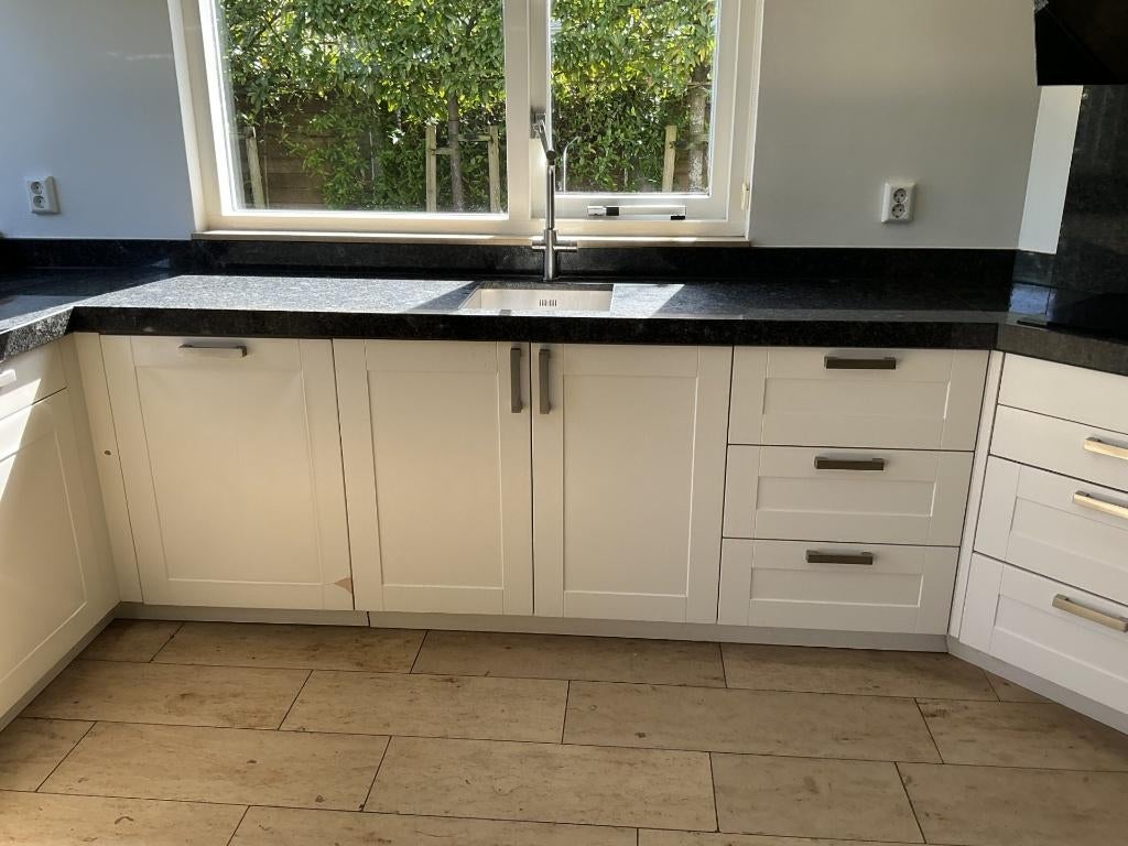 Hele mooie keuken met granieten blad te koop (gebruikt), Ophalen, Gebruikt, Wit, Hoekkeuken