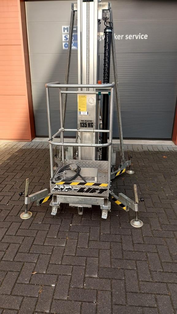 Alplift hoogwerker., Ophalen