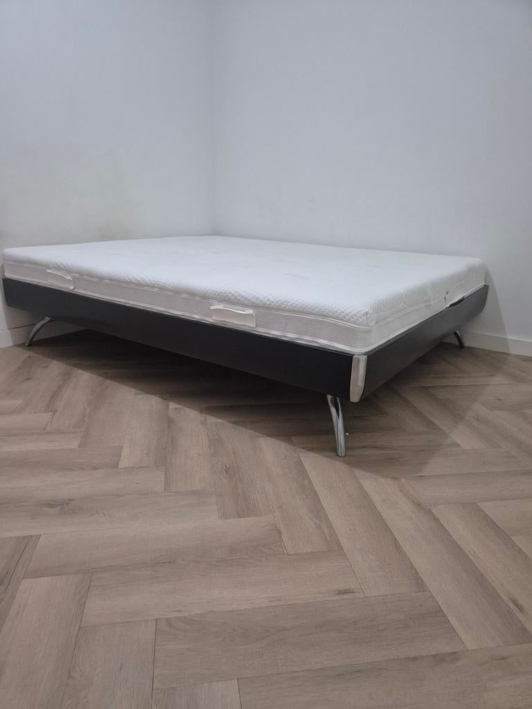 Tweepersoons Auping bed met matras, Gebruikt, Zwart, Tweepersoons, Ophalen of Verzenden