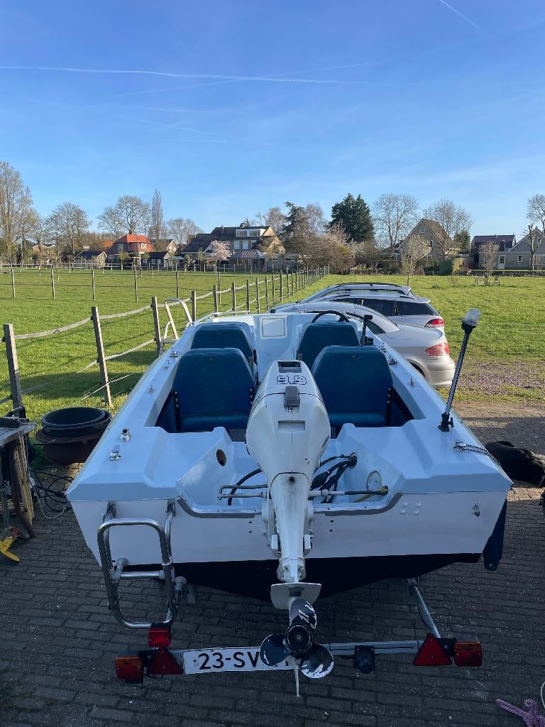 Bowrider Open Bow Trihull, Watersport en Boten, Vis- en Consoleboten, Gebruikt, Tot 10 pk, Ophalen of Verzenden, 3 tot 6 meter