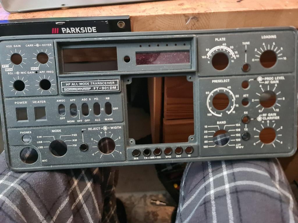 Aangeboden voorfront en kappen yaesu ft-901dm, Telecommunicatie, Zenders en Ontvangers, Ophalen of Verzenden