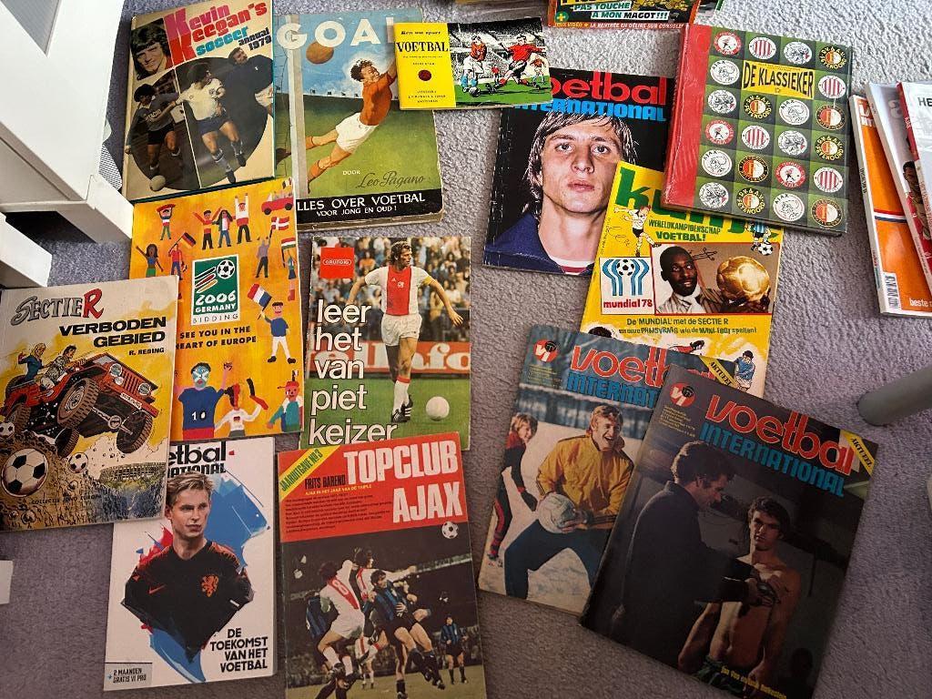 Boeken over voetbal hele grote partij retro, Boeken, Ophalen of Verzenden, Gelezen, Sport, Hobby en Vrije tijd