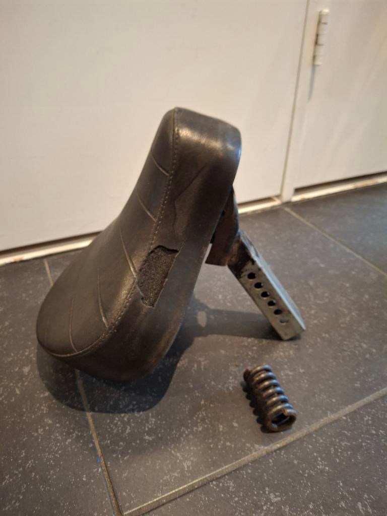 Tomos zadel gebruikt met losse veer, Ophalen of Verzenden, Gebruikt, Zadel