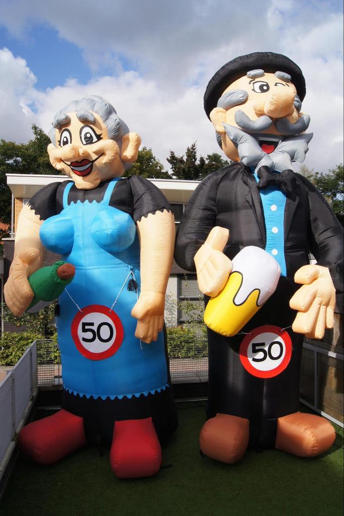 Feestpop Bruidspaar te huur, Ophalen of Verzenden, Gebruikt, Feestartikel, Geboorte of Huwelijk