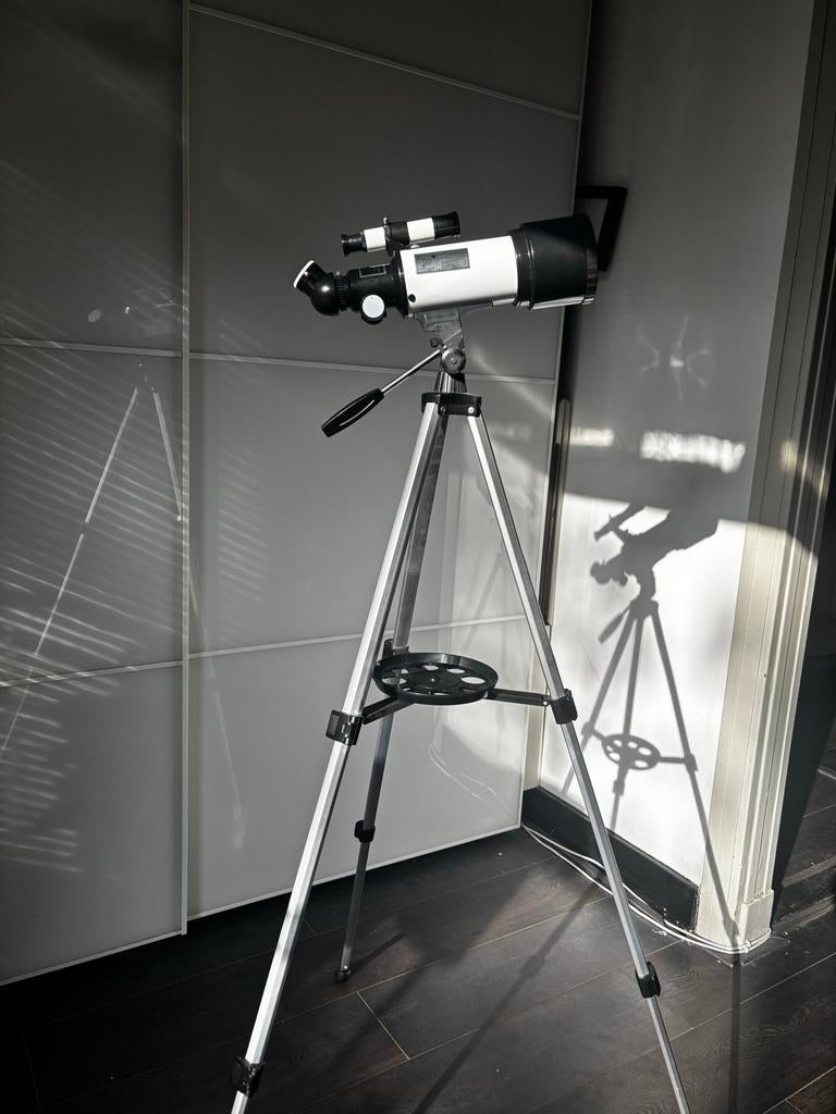 Beginners telescoop 70/400 met statief, lenzen en draagtas, Lenzentelescoop (refractor), Met statief, Ophalen of Verzenden, Zo goed als nieuw