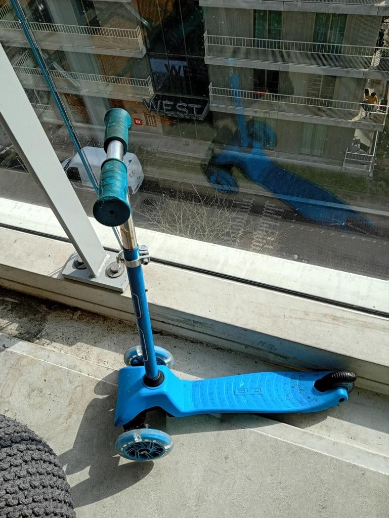 Blauwe kinderstep met 3 wielen, Ophalen of Verzenden, Gebruikt, Gewone step, Onbekend