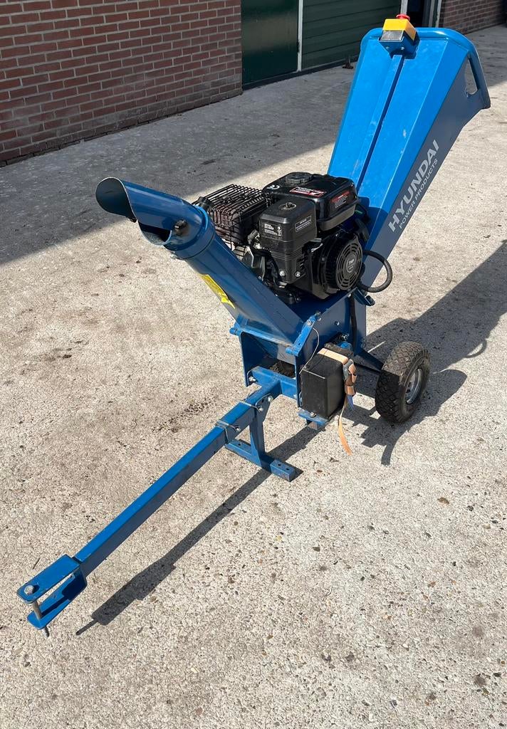 Hyundai takken versnipperaar, Ophalen, Zo goed als nieuw, Benzine