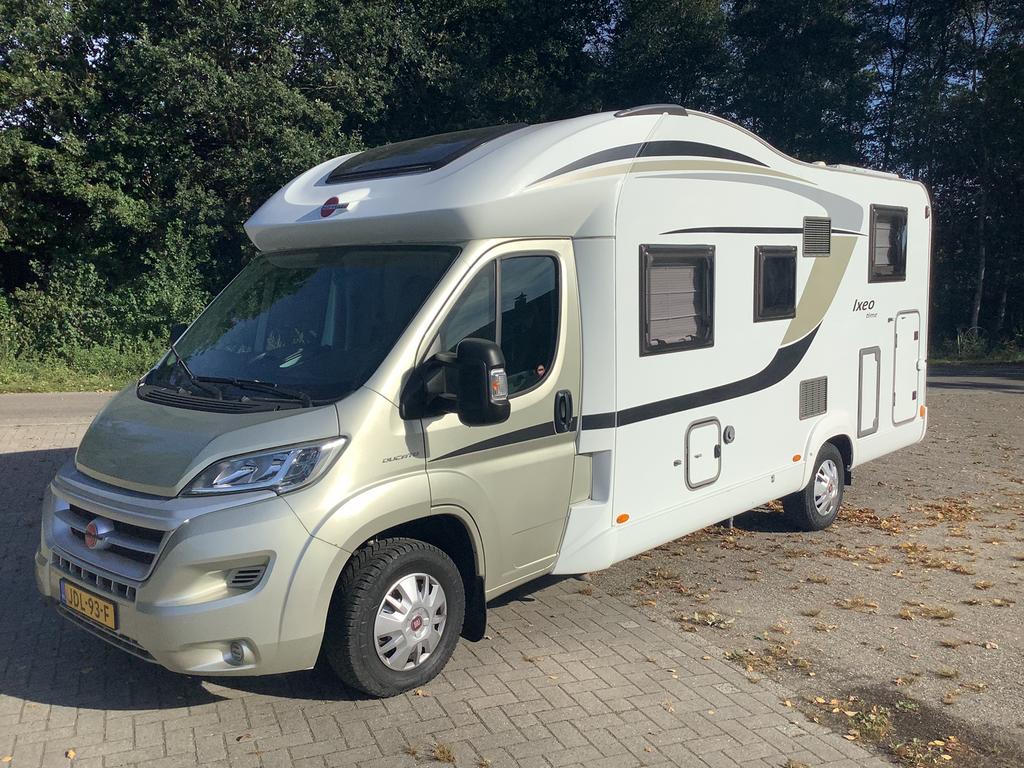 Camper Bürstner Ixeo Time  BJ: 2016, Caravans en Kamperen, Ringverwarming, 7 tot 8 meter, Half-integraal, Info@vofbouwmeester.nl