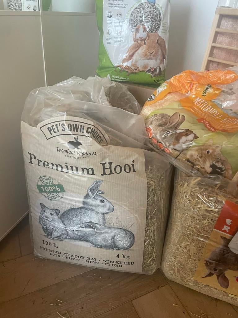 Bodembedekking hooi en stro en zaagsel, Dieren en Toebehoren, Ophalen, Zo goed als nieuw