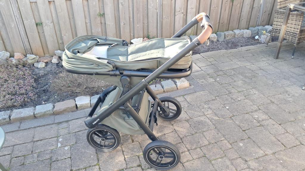 Dubatti One groen, Gebruikt, Verstelbare duwstang, Ophalen, Kinderwagen
