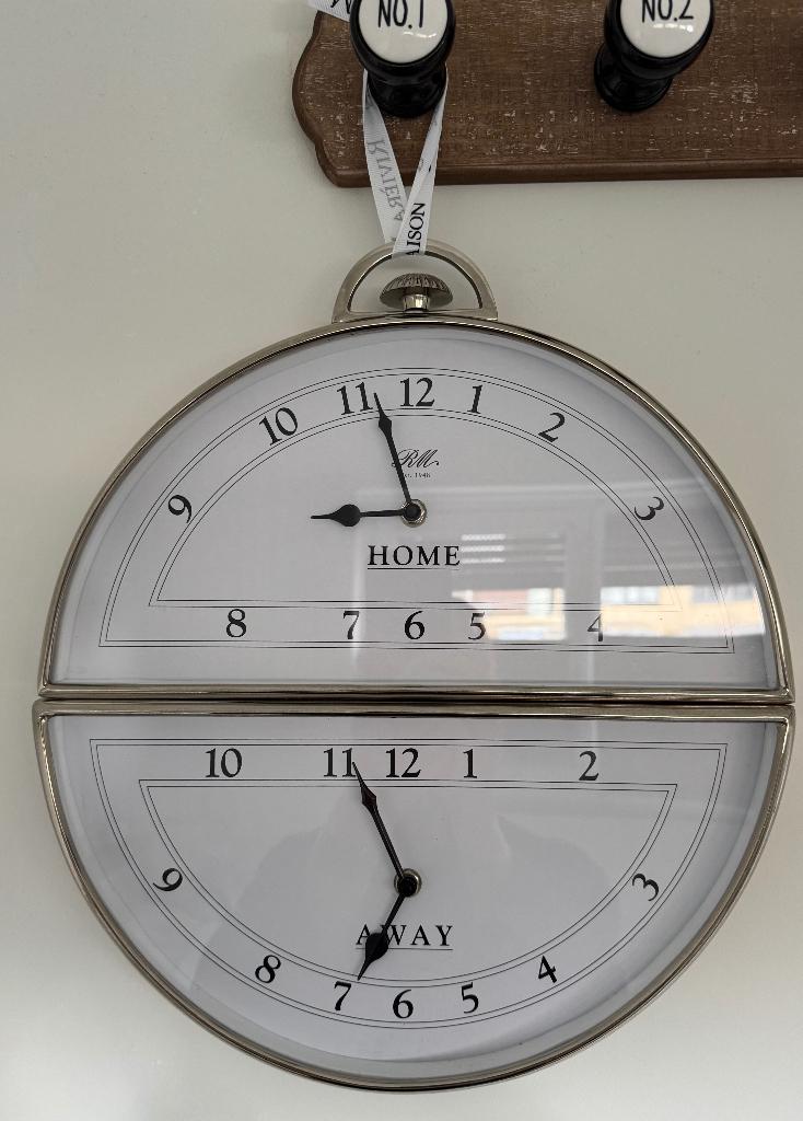 Klok; Rivièra Maison Brooklyn Double Wall Clock, Huis en Inrichting, Woonaccessoires | Klokken, Ophalen, Zo goed als nieuw, Wandklok