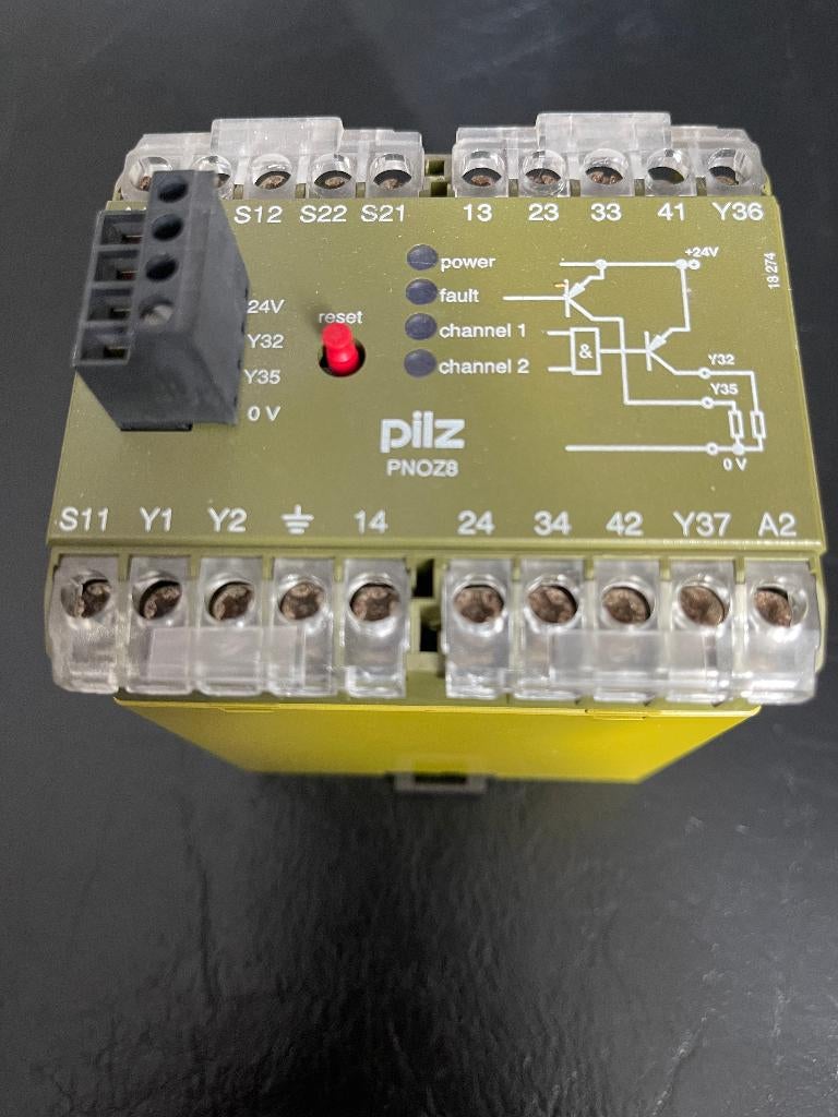 Noodstop relay PNOZ8 van Pilz, Ophalen of Verzenden, Gebruikt