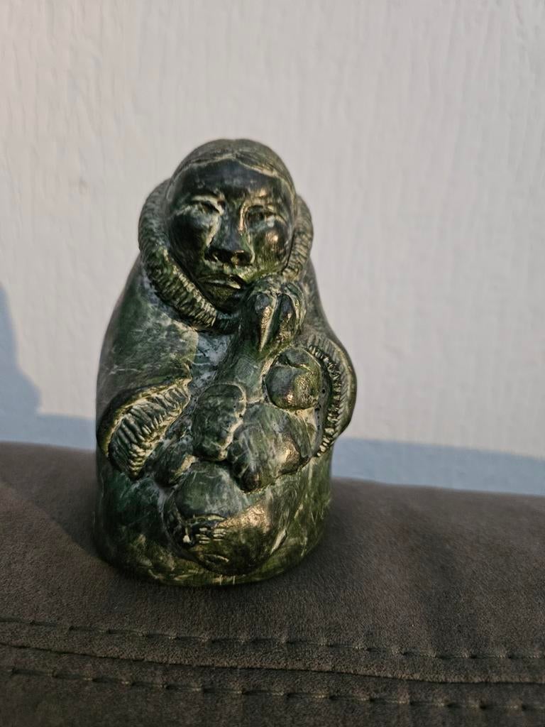 Inuit Groensten Beeldje Moeder en Kind, Ophalen of Verzenden