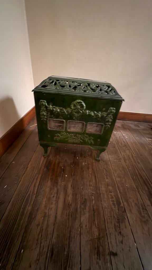 Antieke gietijzeren kachel - Groen geëmailleerd, Huis en Inrichting, Kachels, Ophalen, Gebruikt, Houtkachel, Vrijstaand