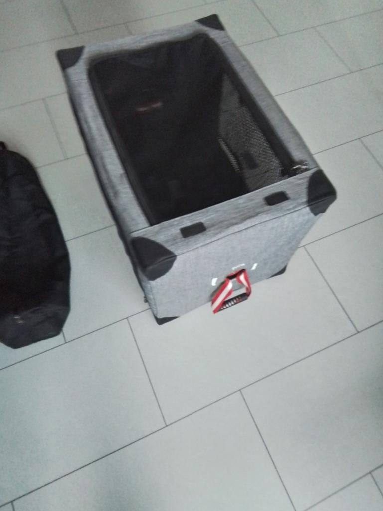 Reis bench, Ophalen, Zo goed als nieuw