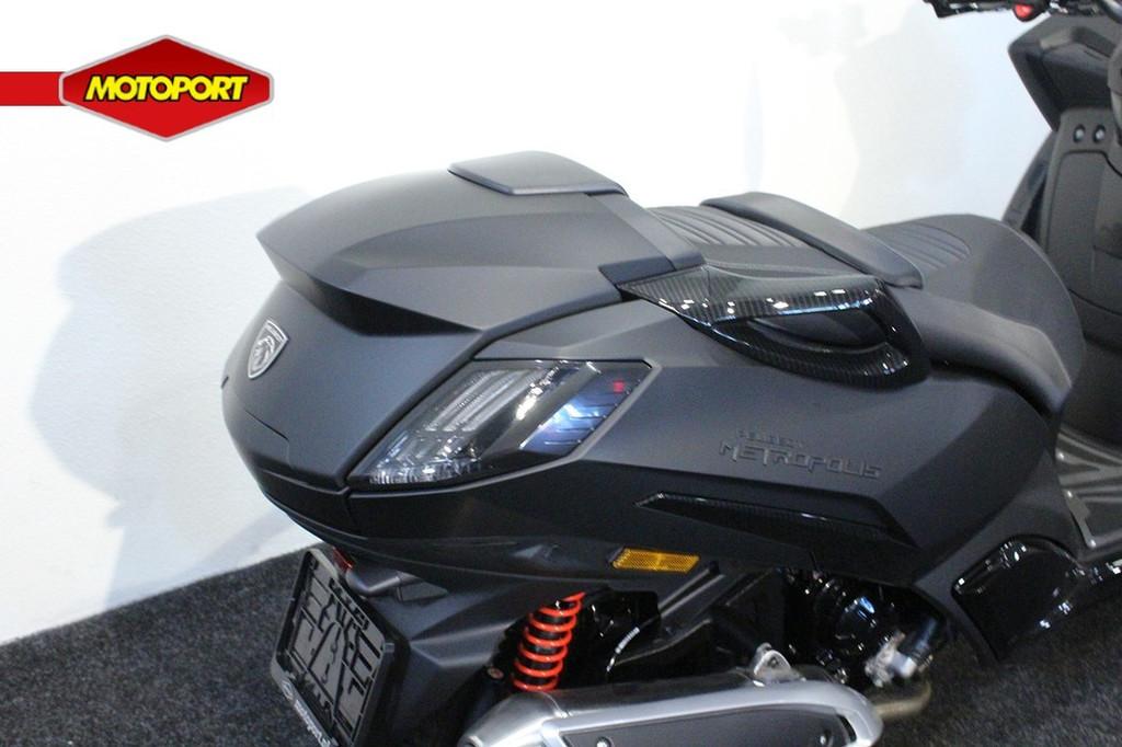 Peugeot Metropolis 400 GTBLACK EDITION - foto 2