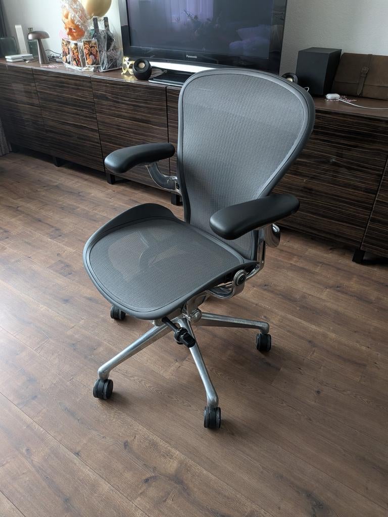 Herman Miller Aeron Remastered (b) gepolijst aluminium, Gaming bureaustoel, Gebruikt, Ophalen of Verzenden, Grijs