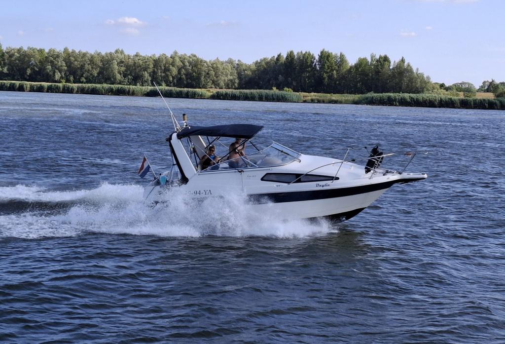 Bayliner 2655 Cierra - Comfortabele Cruiser, Watersport en Boten, Motorboten en Motorjachten, Ophalen, Gebruikt, 50 pk of meer