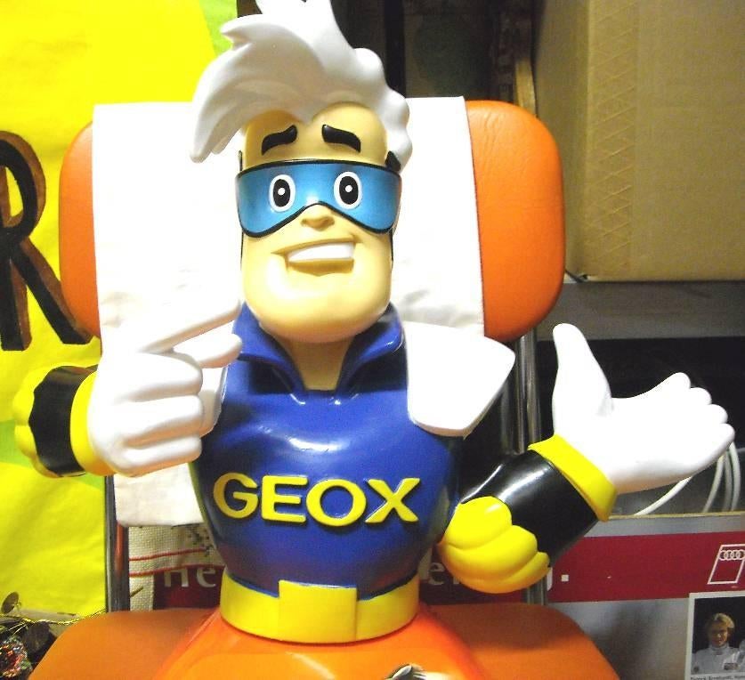 Geox Respira schoenen reclame pop schoen display superman, Ophalen