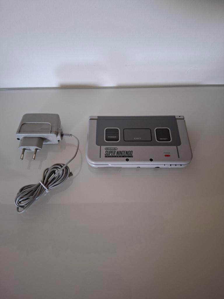 Nintendo 3ds xl snes edition + Spellen, Spelcomputers en Games, Spelcomputers | Nintendo 2DS en 3DS, Ophalen of Verzenden, 3DS XL