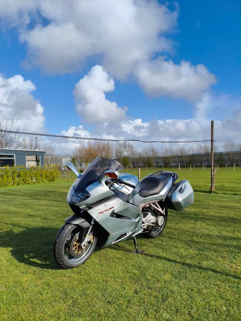 Aprilia RST1000 Futura, 2 cilinders, Motorrijbewijs A, Particulier, Toermotor
