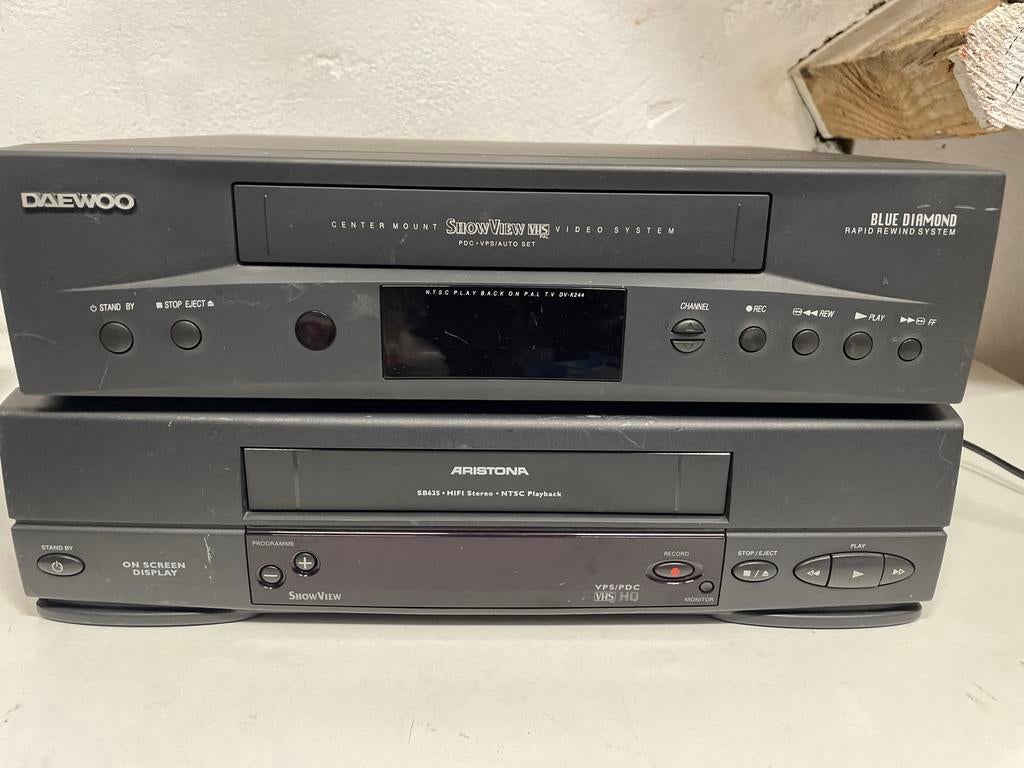 Defecte VHS-spelers: Daewoo en Aristona voor onderdelen/repa, Audio, Tv en Foto, Videospelers, Ophalen of Verzenden, Niet werkend
