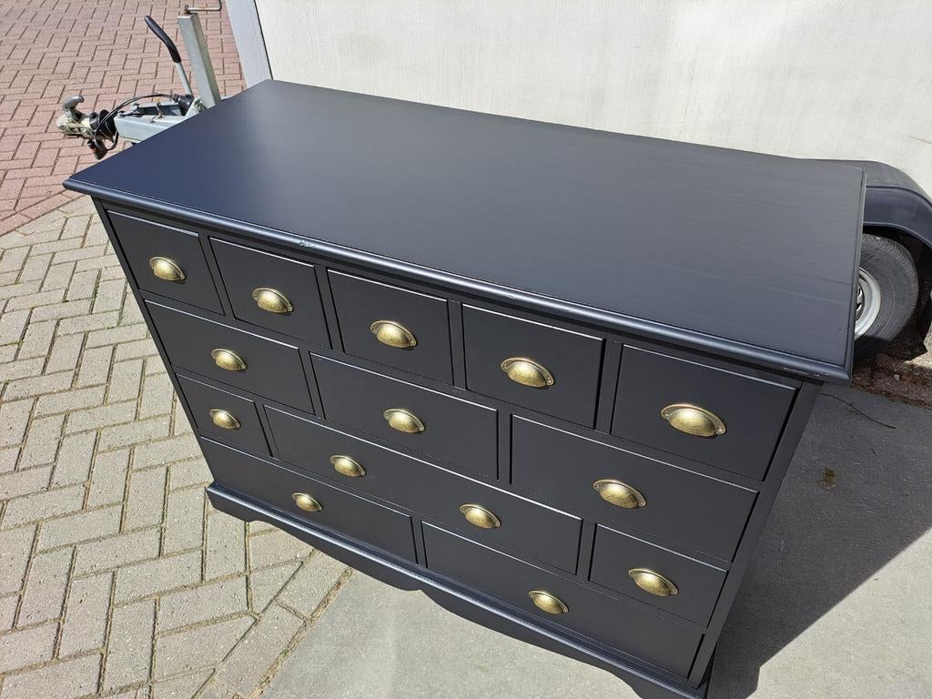 Matzwarte ladekast  commode   refurbished 13 lades, Huis en Inrichting, Kasten | Ladekasten, Ophalen, RoDeKo Volendam, R.kooij65@gmail.com