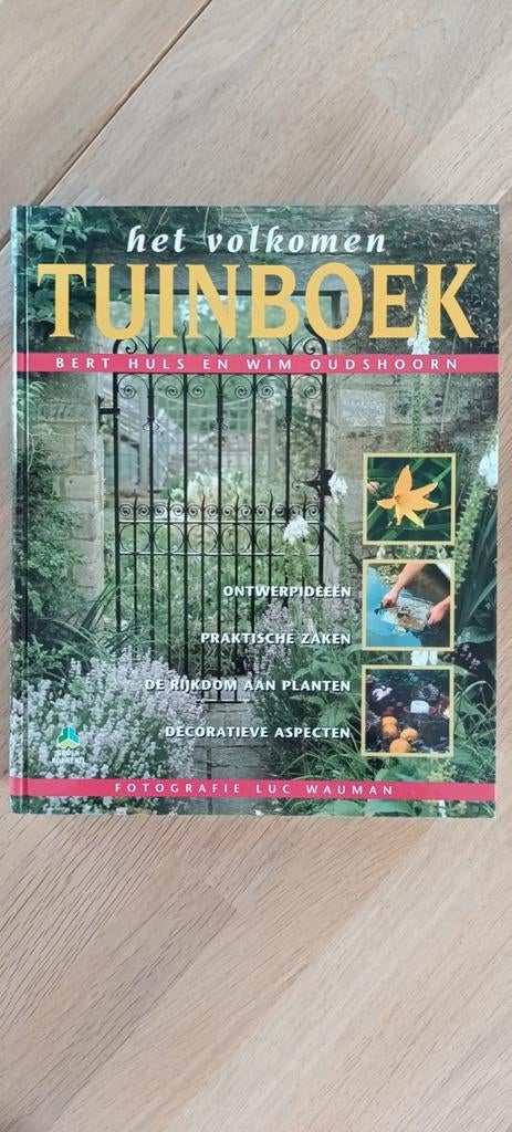 B. Huls - Het volkomen tuinboek, B. Huls; W. Oudshoorn, Ophalen of Verzenden, Zo goed als nieuw, Natuur algemeen
