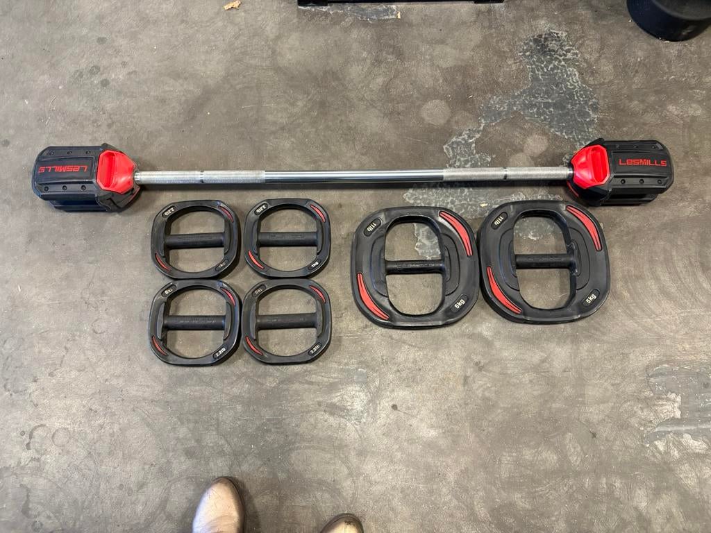 Les mills smartbar set met 14 kg schijven, Sport en Fitness, Les mills, Halterset, Gebruikt, Smartbar