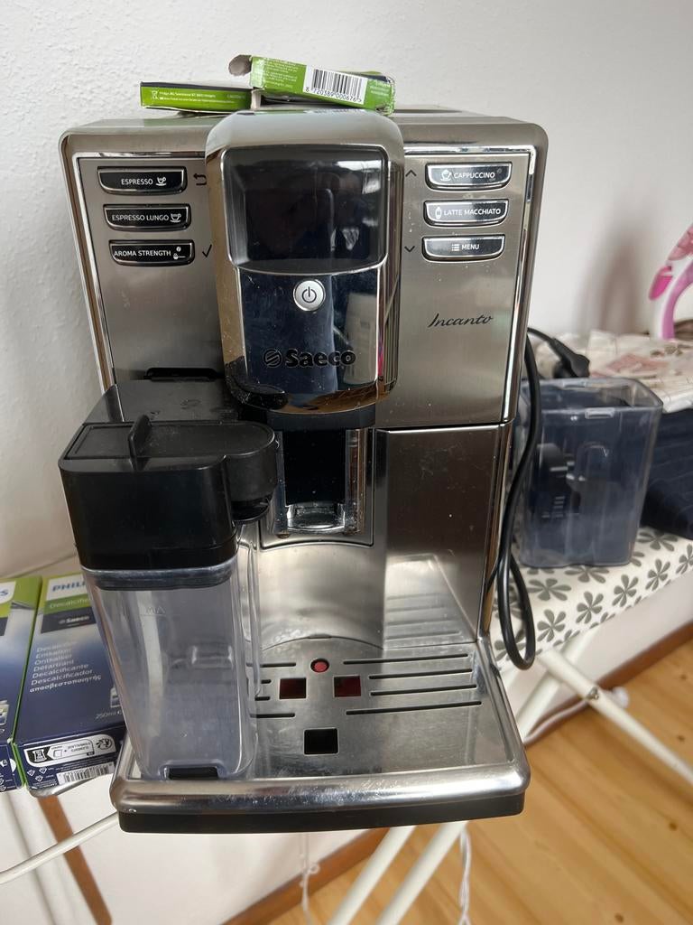 Philips Saeco Volautomaat bonenmachine- Goede Staat, Ophalen, Afneembaar waterreservoir, Espresso apparaat, Koffiebonen