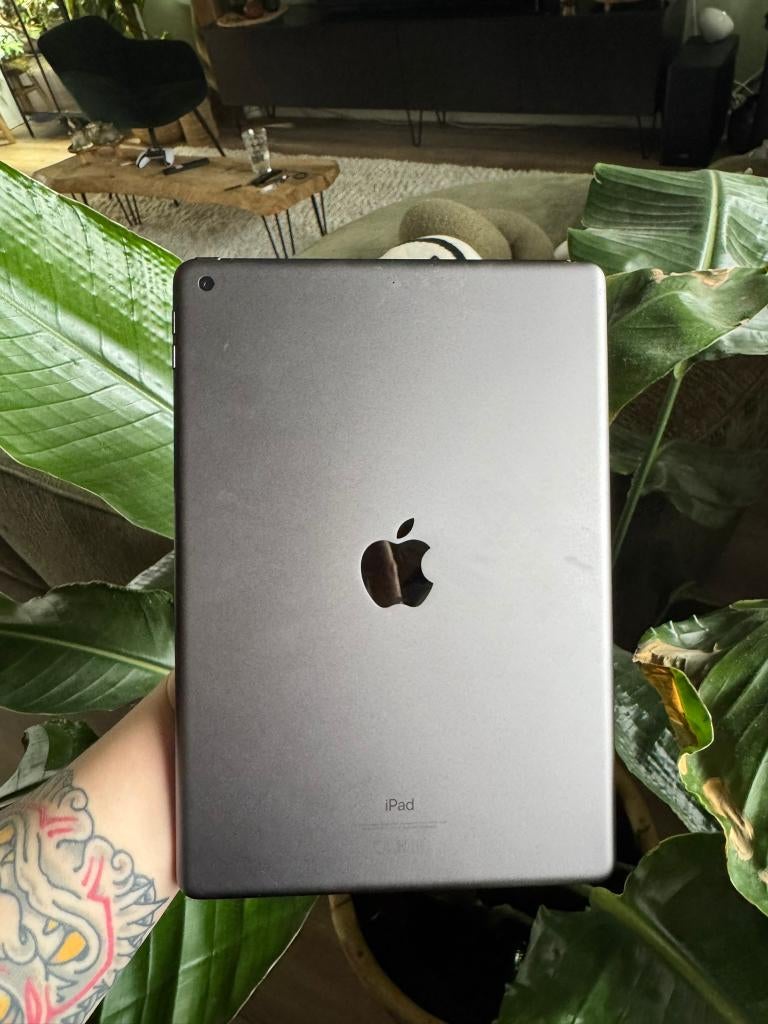 iPad Space Grey - 32GB + Apple Pencil + Hoes, Computers en Software, Apple iPads, 32 GB, Apple iPad, Zo goed als nieuw, Grijs