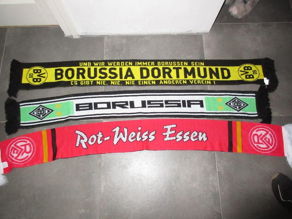 diverse sportsjaaltjes, Verzamelen, Sportartikelen en Voetbal, Ophalen of Verzenden, Gebruikt, Buitenlandse clubs, Vaantje of Sjaal