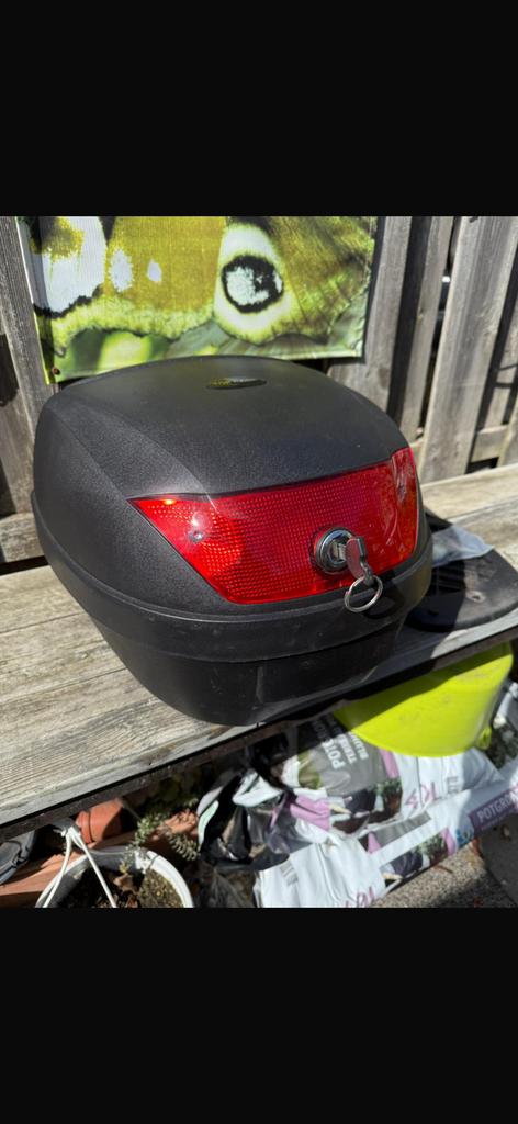 Mooie Topkoffer voor motor ,snor of bromfiefs, Ophalen of Verzenden, Zo goed als nieuw