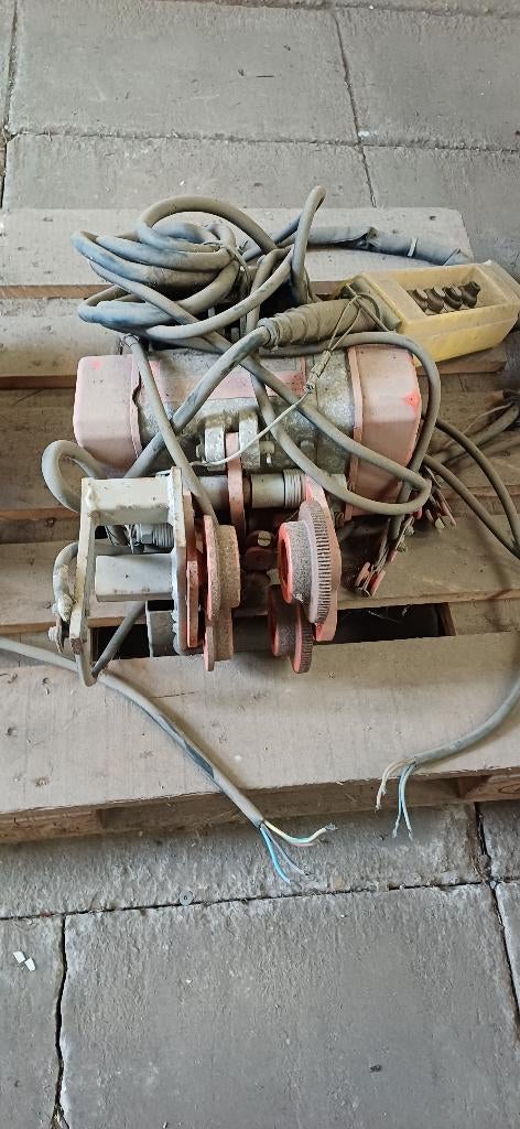 Electrische takel, Ophalen, Gebruikt, Elektrisch