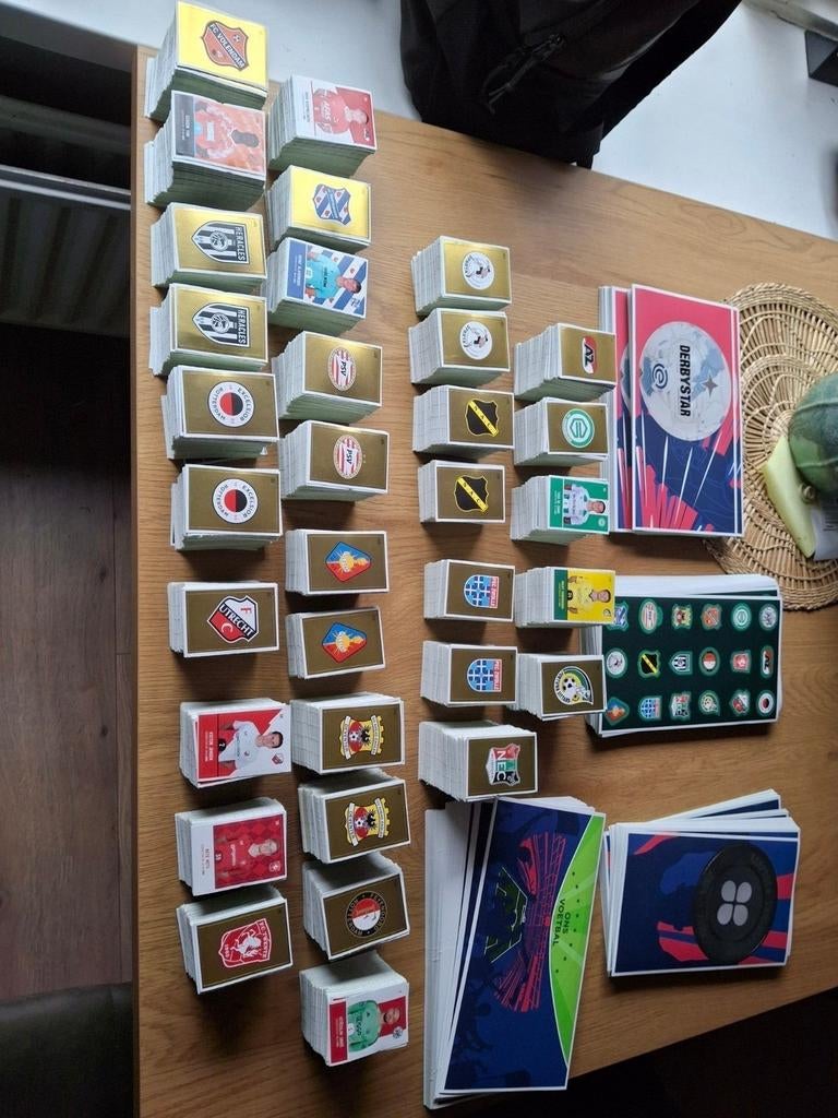 Voetbal plaatjes en XXL stickers, Verzamelen, Supermarktacties, Plus, Ophalen of Verzenden