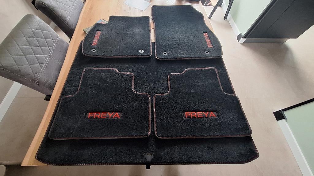 Automatten voor Opel Zafira, Ophalen, Zo goed als nieuw